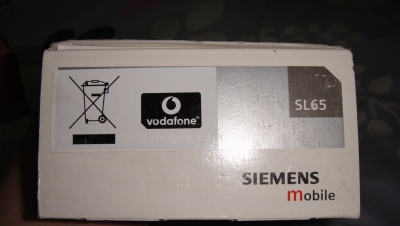 侧面有vodafone的标签